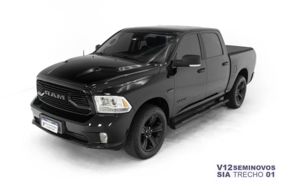 RAM CLASSIC 5.7 V8 GASOLINA LARAMIE NIGHT EDITION CD 4X4 AUTOMÁTICO